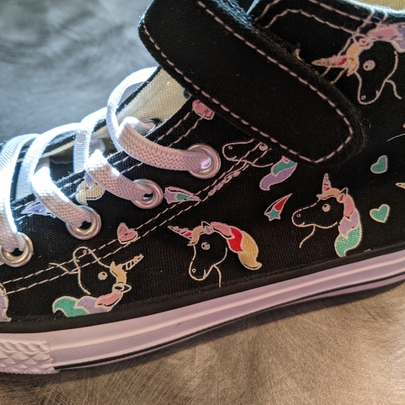 Girl's canvas high top  unicorn shoes - Picture 3 of 7